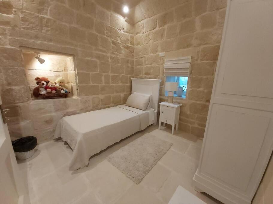 Farmhouse Villa With Large Pool And Garden In Gozo Għarb Exterior foto